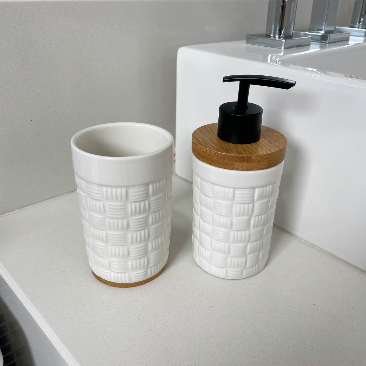 Kit Banheiro Lavabo Saboneteira e Dispenser Porcelana 2 Peças