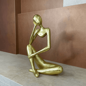 Estatueta Pensativa Dourada - Dekasa Utilidades
